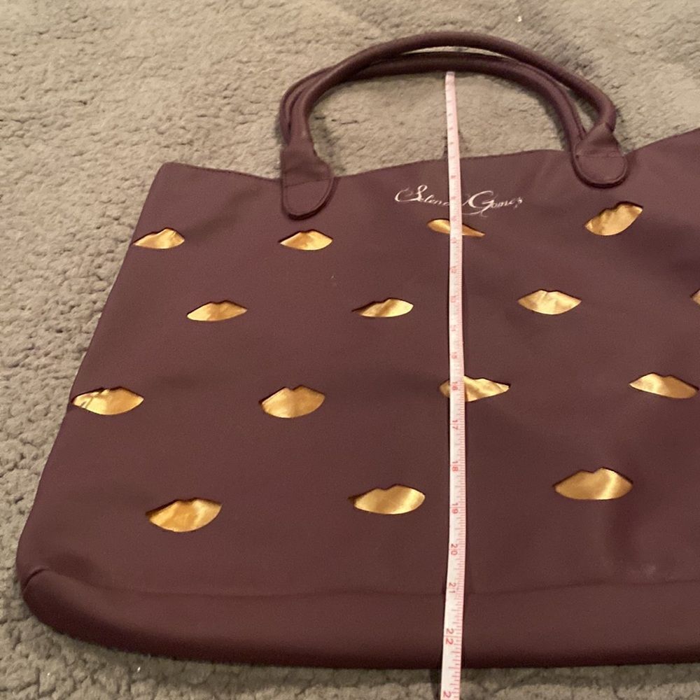 Selena Gomez Purple Tote With Lips Purple & Gold - Picture 5 of 8